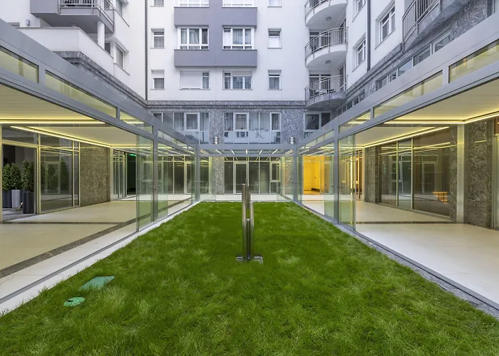 Silver Crown Hotel & Residence, Palace Quarter